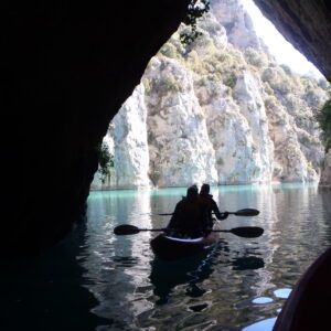 Kayak en aguas bravas